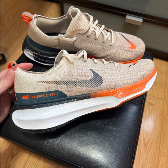 Nike Invincible Run 3 - Cream and Orange Athletic Shoes